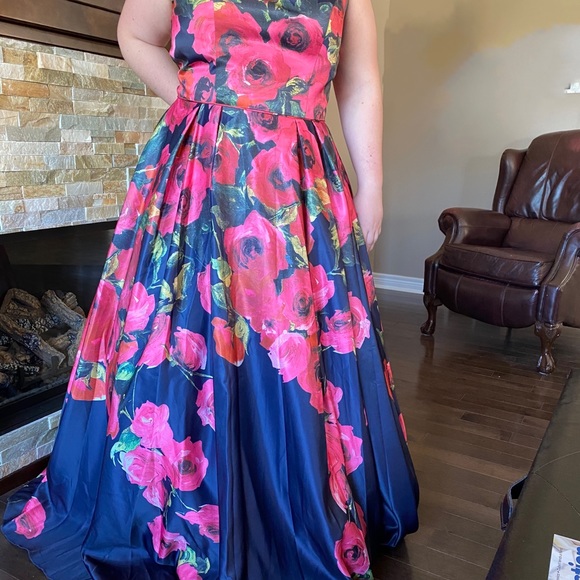 Jovani by David’s Bridal floral Ball gown - Picture 2 of 4